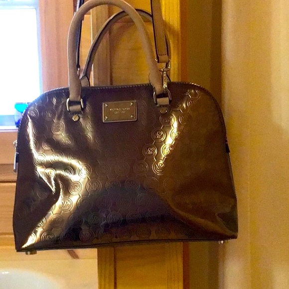 Almost new only a few uses with original bag - Picture 9 of 9